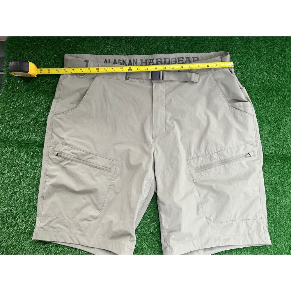 Alaskan Hardgear Duluth Trading Co Mens 42 Tan Performance Utility Cargo Shorts